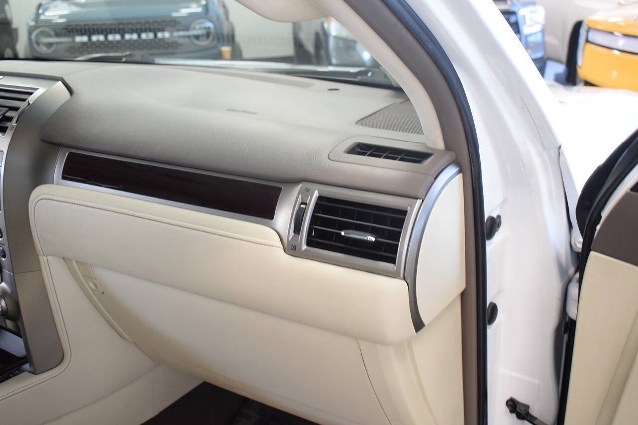 Used 2014 Lexus GX 460 w/ Premium Package AWD/4WD image 22