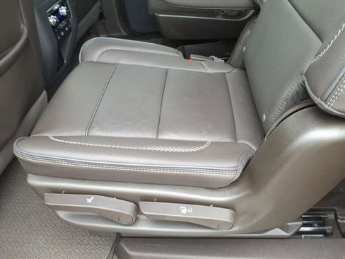 Used 2024 GMC Yukon XL Denali w/ Advanced Technology Package image 21