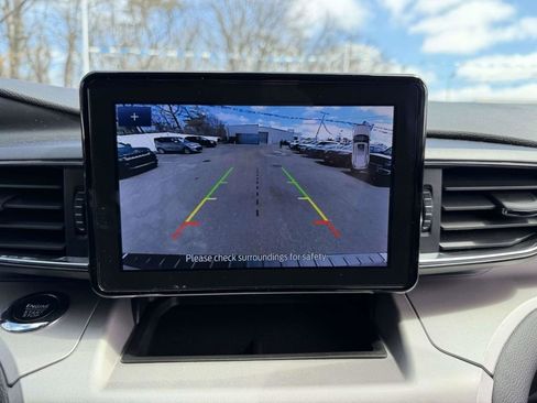 Used 2023 Ford Explorer XLT w/ Equipment Group 202A AWD/4WD image 30