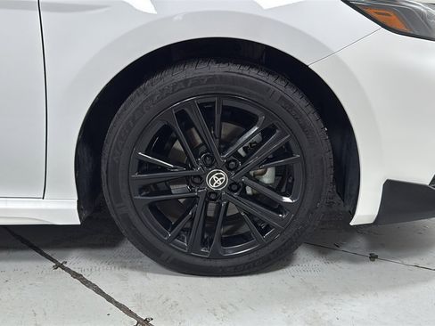 Used 2025 Toyota Camry SE image 21