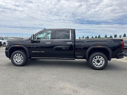 New 2026 GMC Sierra 2500 Denali w/ Denali Reserve Package AWD/4WD image 5