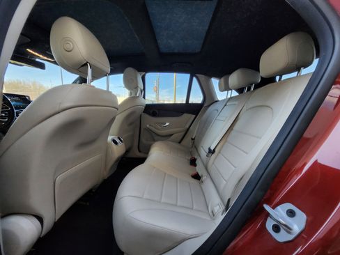 Used 2022 Mercedes-Benz GLC 300 4MATIC image 21