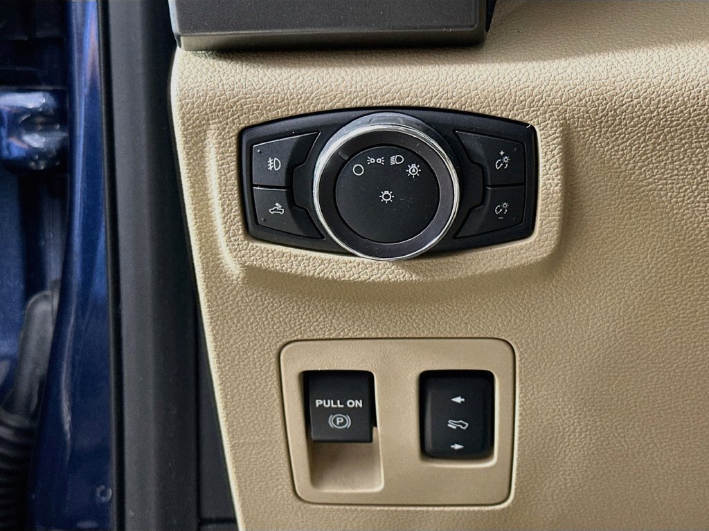 Used 2018 Ford F150 XLT w/ Equipment Group 302A Luxury RWD image 12
