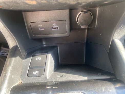 Used 2021 Nissan Kicks SR image 25