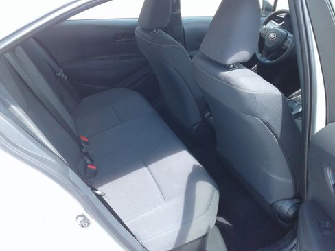 Used 2025 Toyota Corolla LE FWD image 11