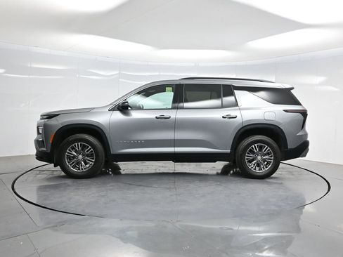 Used 2025 Chevrolet Traverse LT AWD/4WD image 34