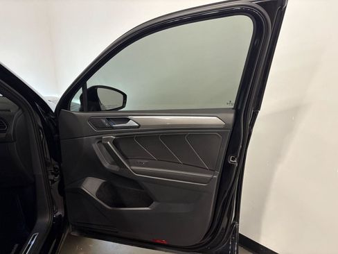 Used 2024 Volkswagen Tiguan SE R-Line w/ MDO Package, Two-Row AWD/4WD image 40