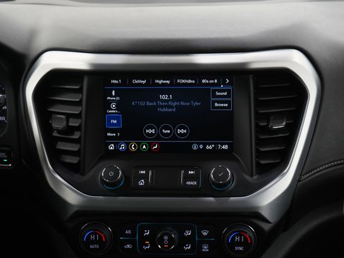 Used 2023 GMC Acadia SLT image 16