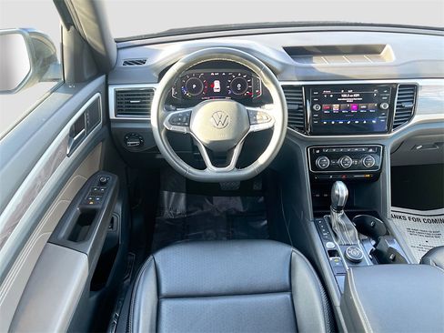 Used 2022 Volkswagen Atlas Cross Sport SE image 22