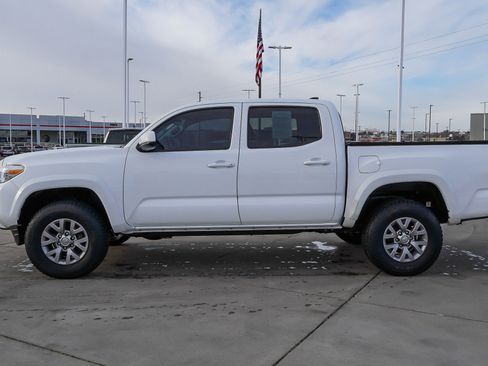 Used 2019 Toyota Tacoma SR5 image 5
