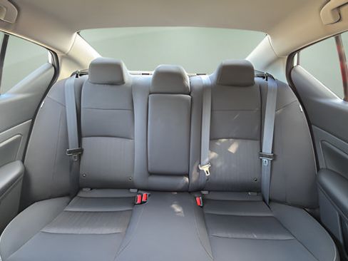 Used 2025 Nissan Altima 2.5 S FWD image 11