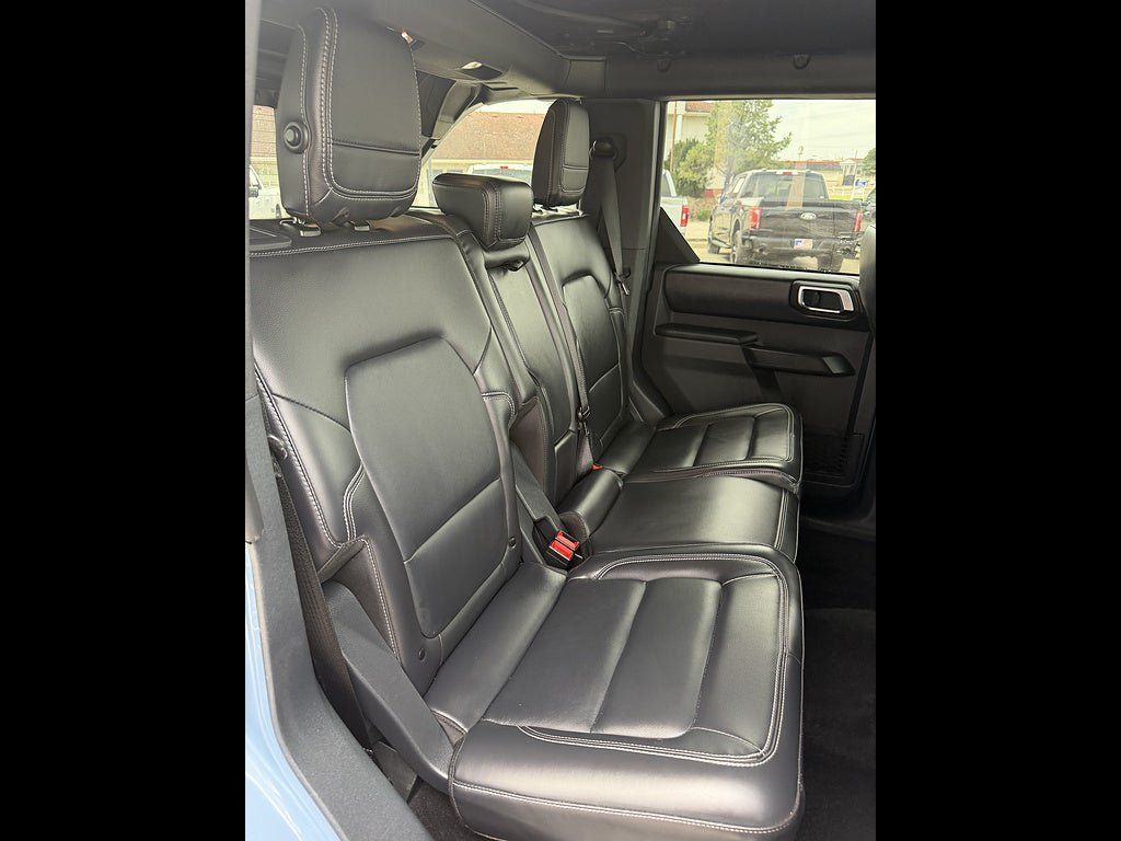 Used 2025 Ford Bronco Outer Banks AWD/4WD image 16