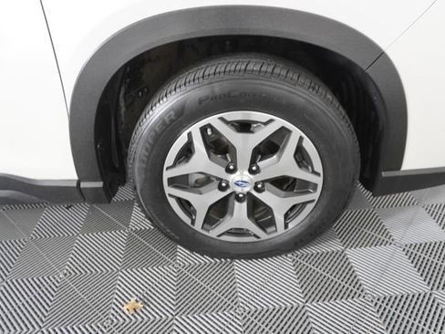 Used 2021 Subaru Forester Premium image 15