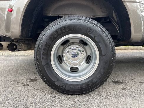 Used 2023 Ford F350 XL AWD/4WD image 11
