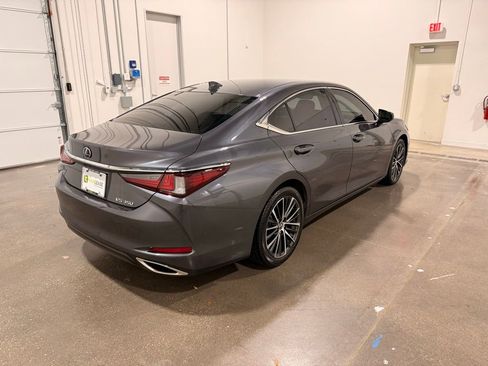 Used 2022 Lexus ES 350 w/ Premium Package image 5