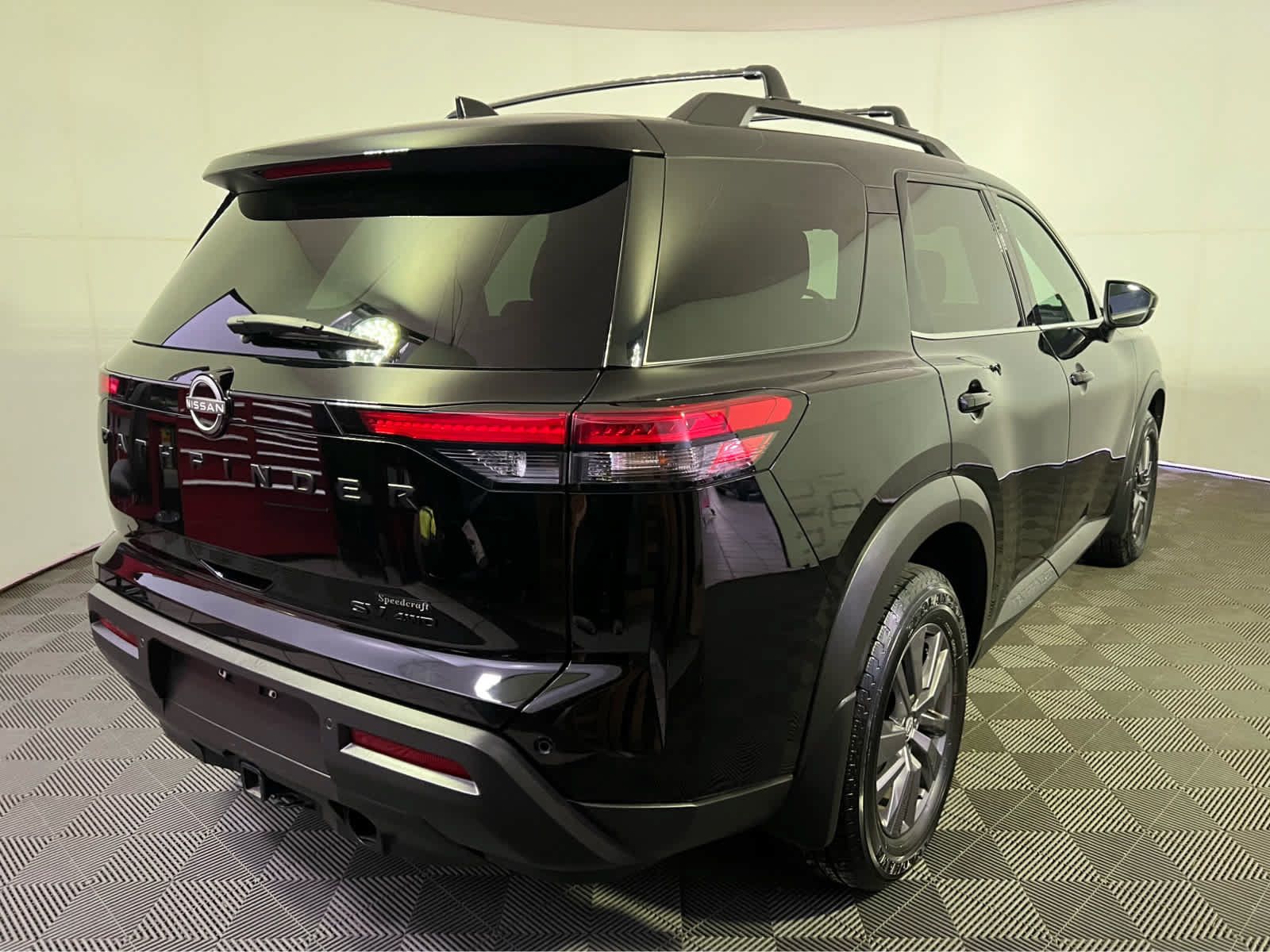 Certified 2023 Nissan Pathfinder SV w/ SV Premium Package AWD/4WD image 7