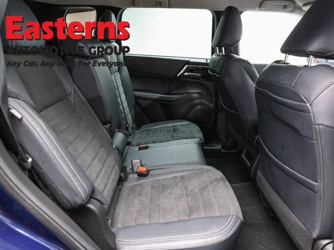 Used 2023 Mitsubishi Outlander SE AWD/4WD image 21