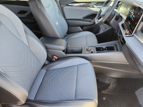 New 2026 Volkswagen Tiguan SE R-Line image 4