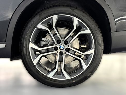 New 2026 BMW X5 sDrive40i image 11