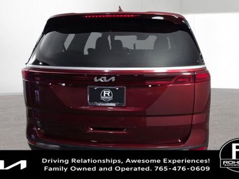 Used 2023 Kia Carnival LX FWD image 9