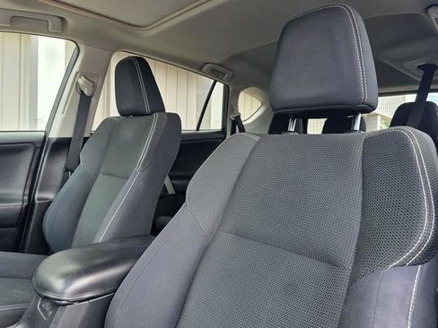 Used 2016 Toyota RAV4 XLE w/ Convenience Package AWD/4WD image 8