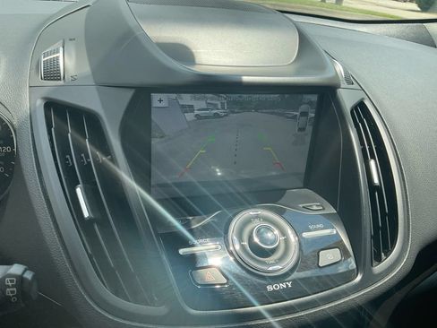 Used 2019 Ford Escape Titanium AWD/4WD image 18