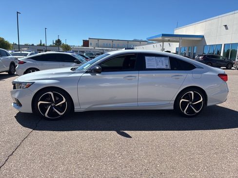 Used 2022 Honda Accord Sport image 2
