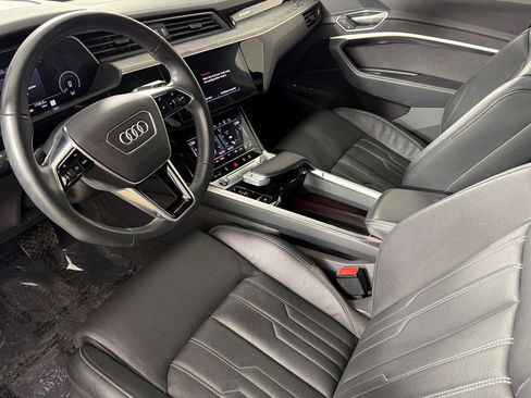 Certified 2023 Audi e-tron Chronos image 9