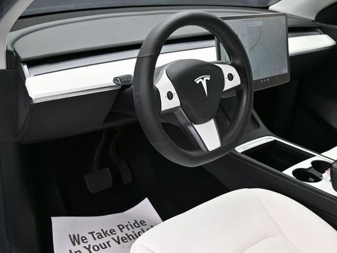 Used 2021 Tesla Model Y 2WD image 14