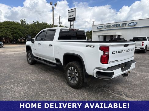 Used 2022 Chevrolet Silverado 2500 LTZ w/ LTZ Plus Package AWD/4WD image 9
