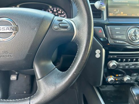Used 2013 Nissan Pathfinder SV FWD image 15