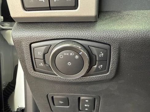 Used 2021 Ford F250 Lariat AWD/4WD image 8