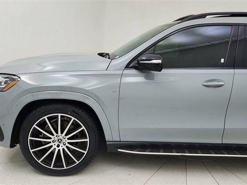 Used 2025 Mercedes-Benz GLS 450 4MATIC image 9