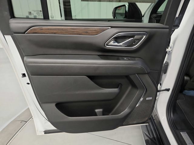 Used 2023 Chevrolet Suburban Premier RWD image 23