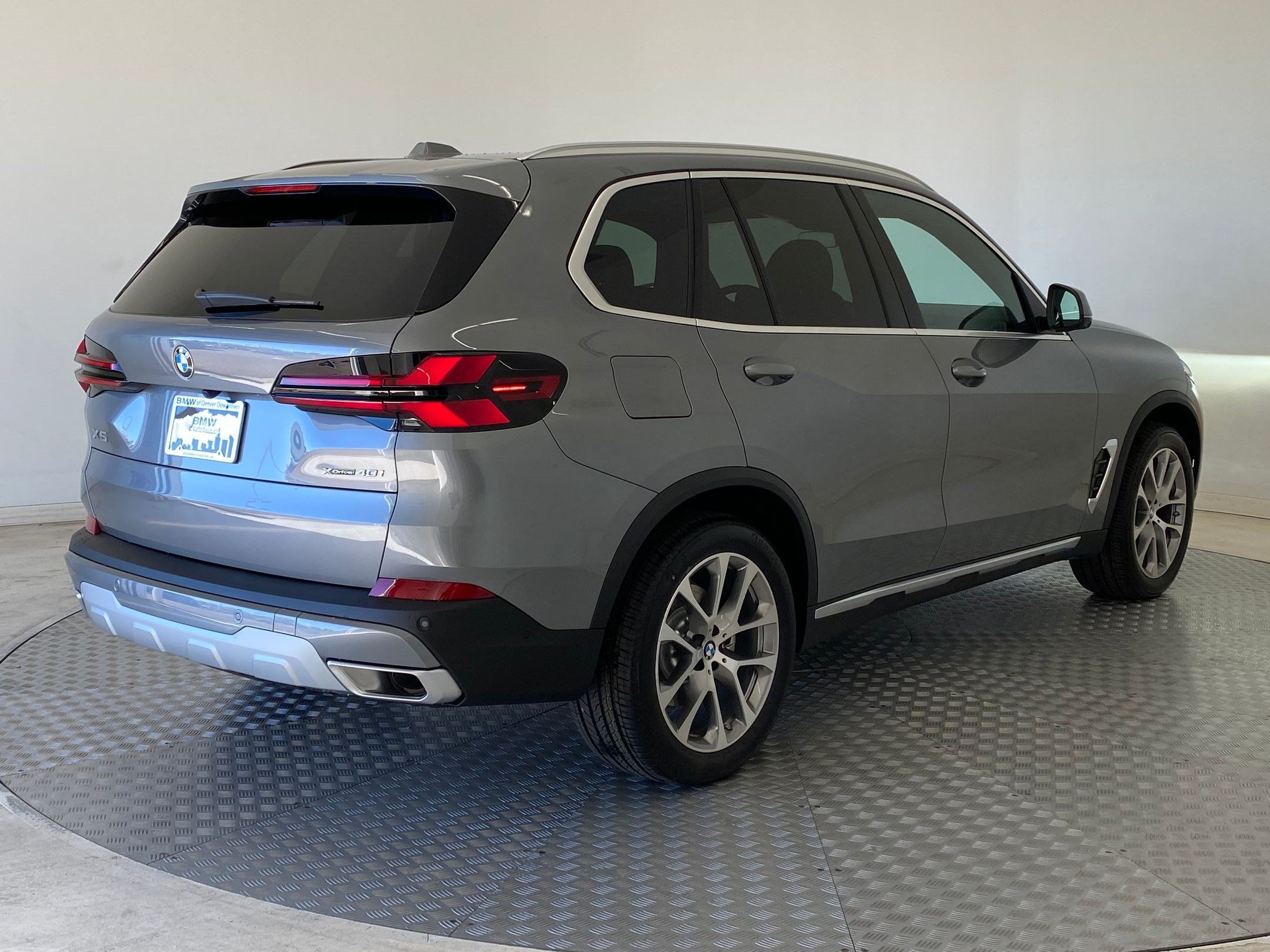 Used 2026 BMW X5 xDrive40i w/ Premium Package AWD/4WD image 8