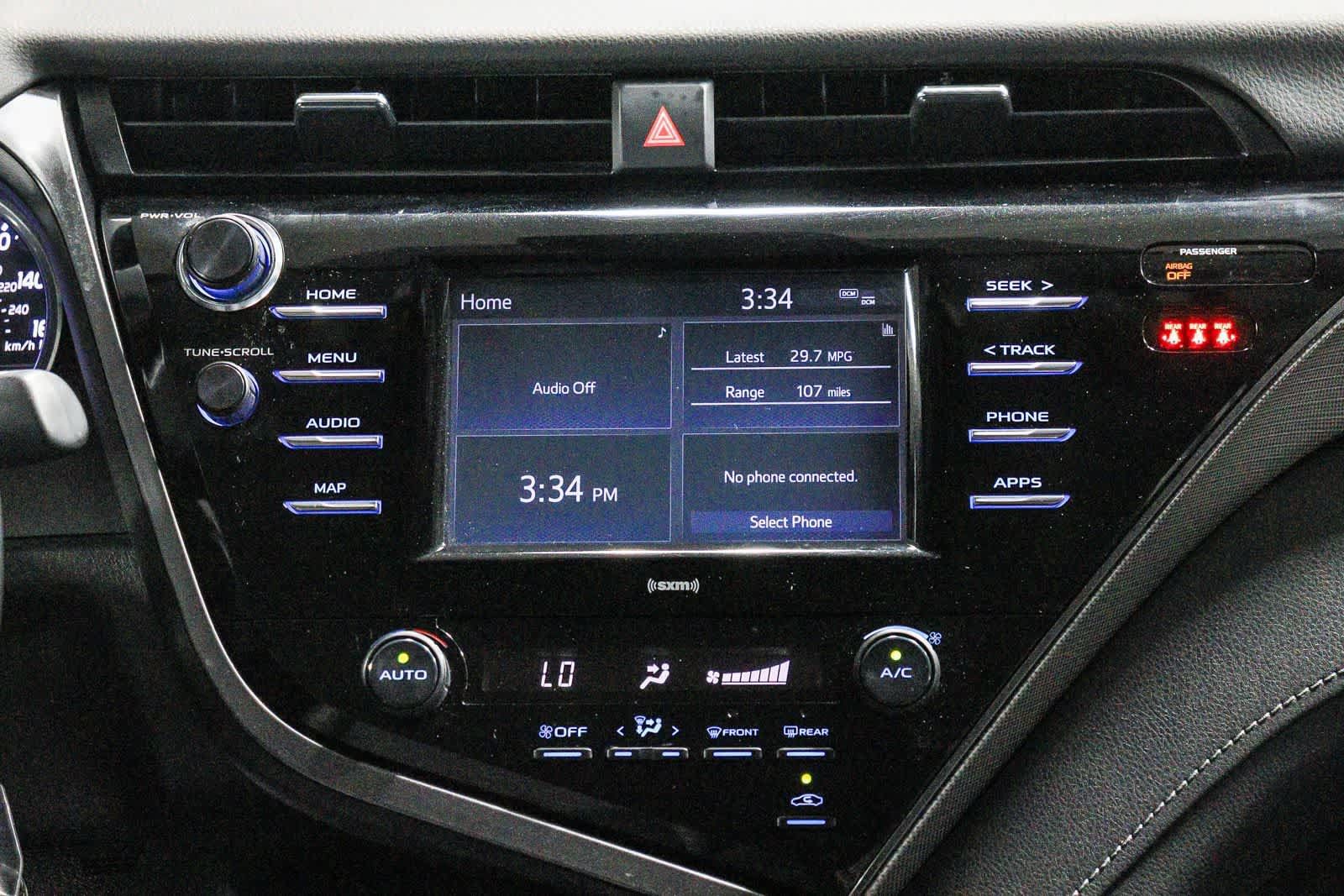 Used 2020 Toyota Camry SE w/ Carpet Mat Package FWD image 14