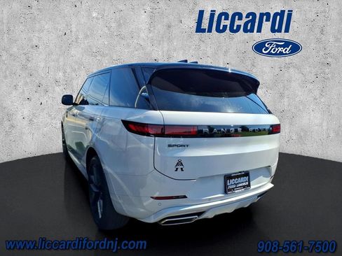 Used 2024 Land Rover Range Rover Sport Dynamic SE AWD/4WD image 3