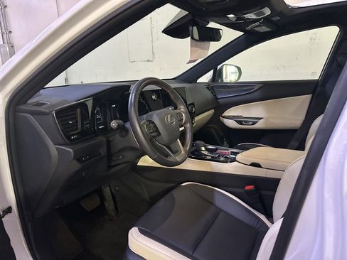 Used 2024 Lexus NX 250 FWD image 7