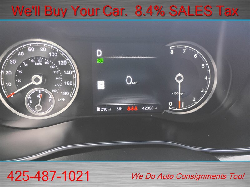 Used 2025 Genesis G70 2.5T RWD image 18
