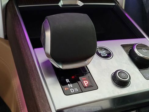 Used 2023 Land Rover Range Rover SE image 19