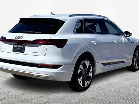 Used 2022 Audi e-tron Premium Plus w/ Premium Plus Package image 2