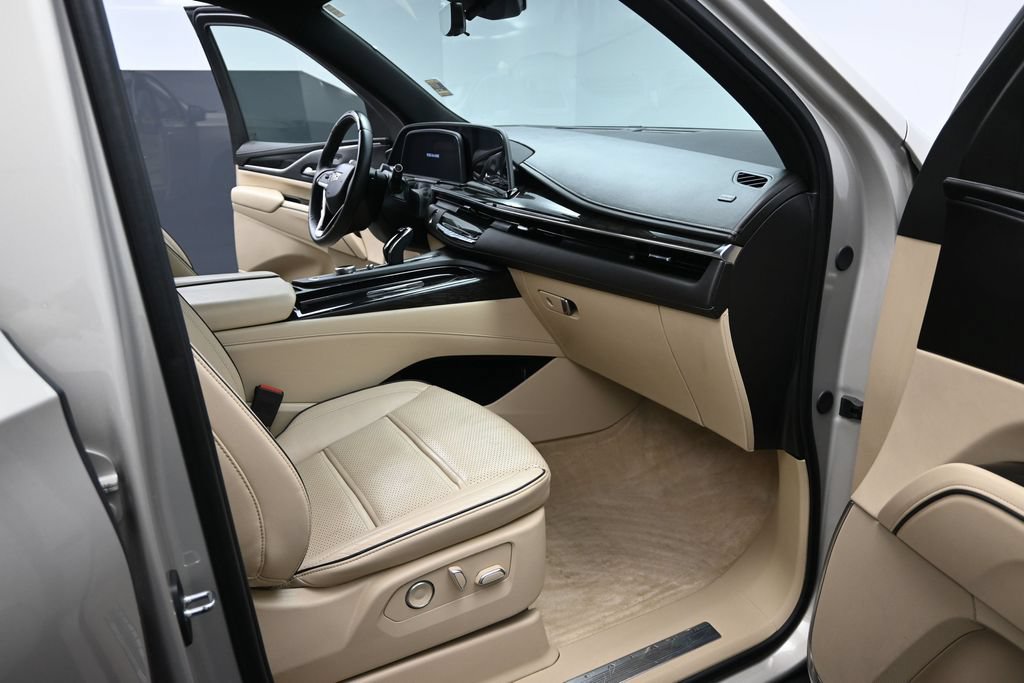 Certified 2024 Cadillac Escalade ESV Premium Luxury AWD/4WD image 22