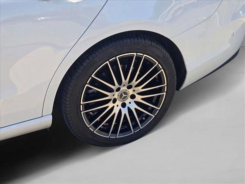 Used 2024 Mercedes-Benz C 300 Sedan image 19