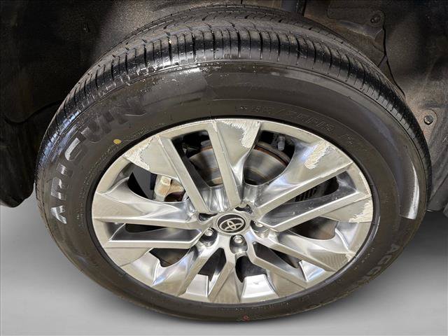 Used 2021 Toyota RAV4 Limited FWD image 19