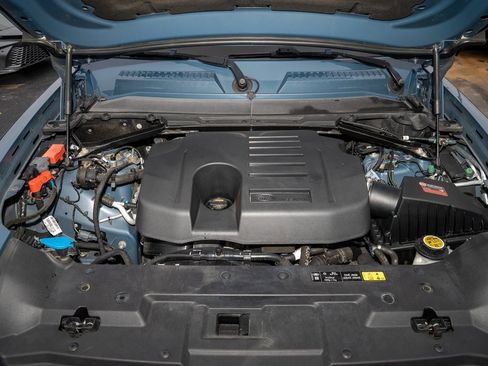 Used 2020 Land Rover Defender 110 SE image 16