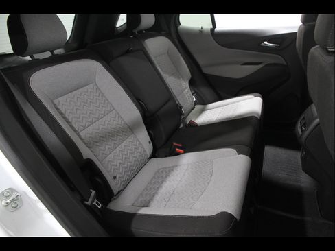 Used 2024 Chevrolet Equinox LS w/ LS Convenience Package image 17