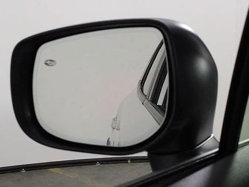 Used 2021 Subaru Crosstrek 2.0i Premium image 38