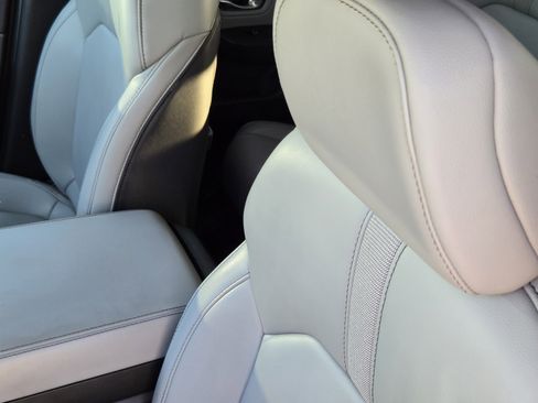 Used 2023 Honda Pilot EX-L image 11