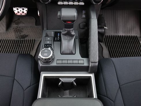 Used 2024 Toyota Tacoma TRD Sport AWD/4WD image 19