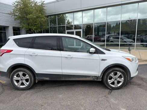 Used 2016 Ford Escape SE AWD/4WD image 2